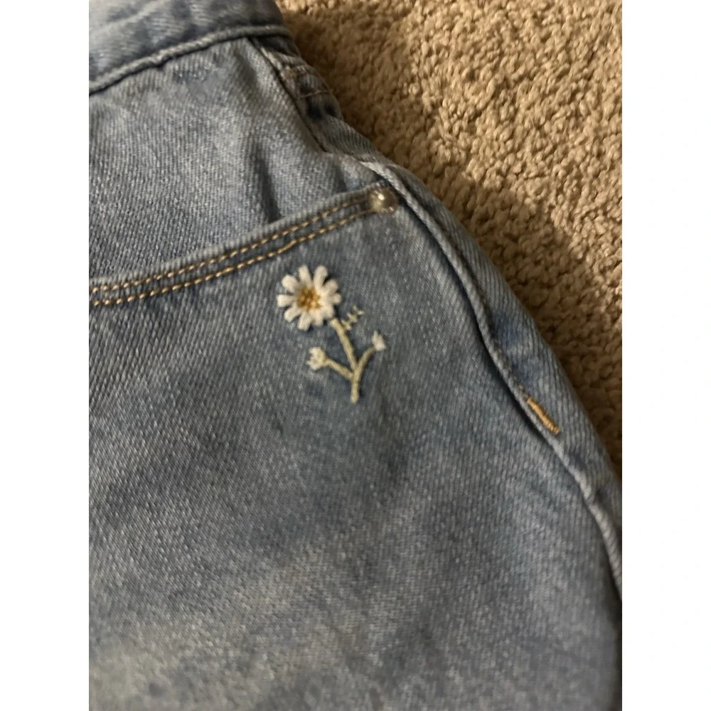 Girls OLD NAVY Embroidered Jean Shorts; Size 14